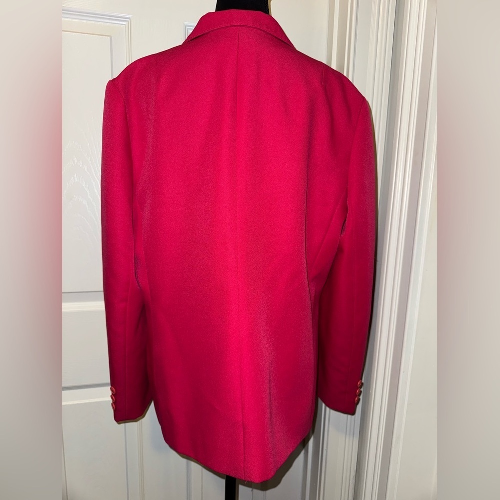 Chic Fuchsia Blazer - Picture 5 of 6